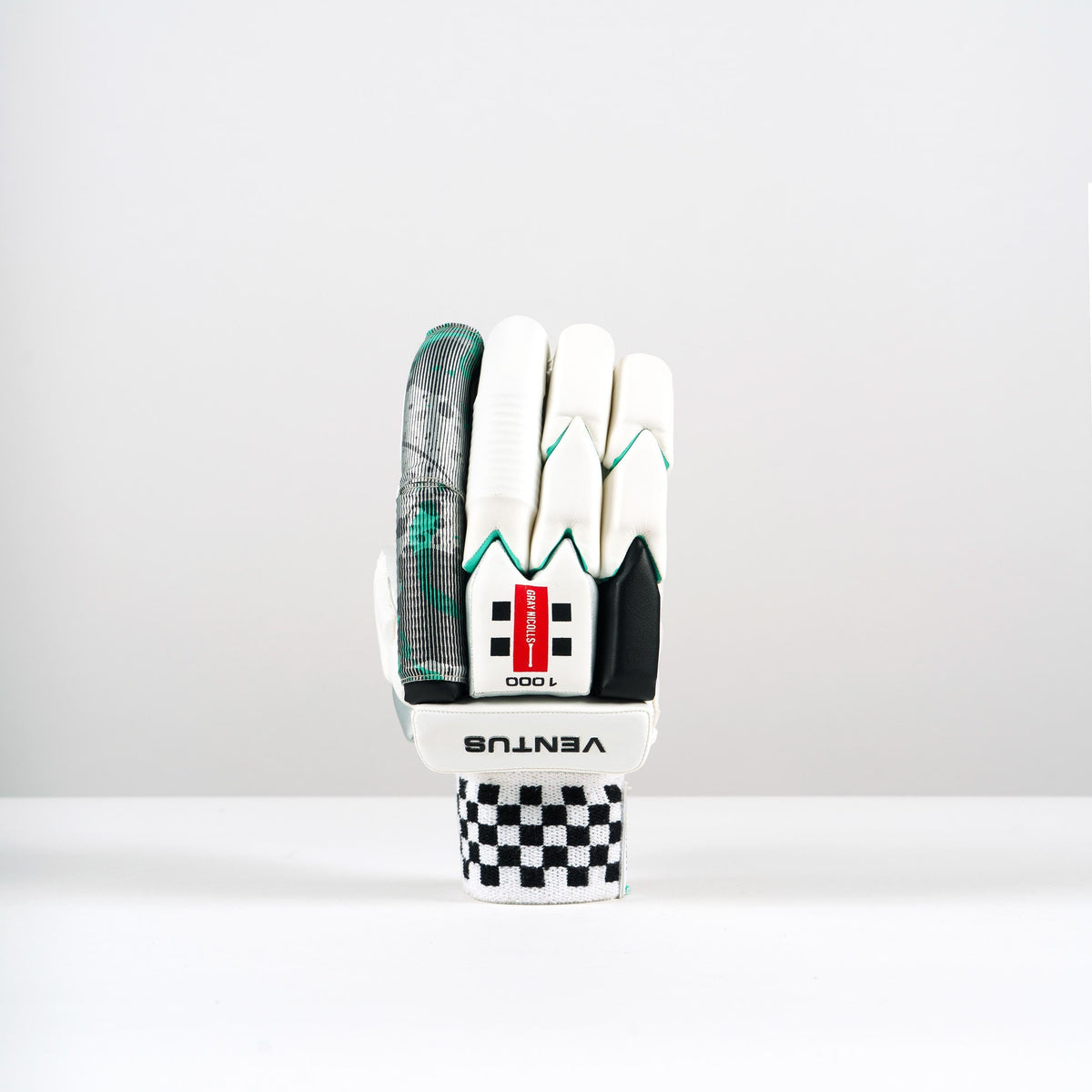 Gray-Nicolls Ventus 1.0 1000 Batting Gloves — product detail view 2