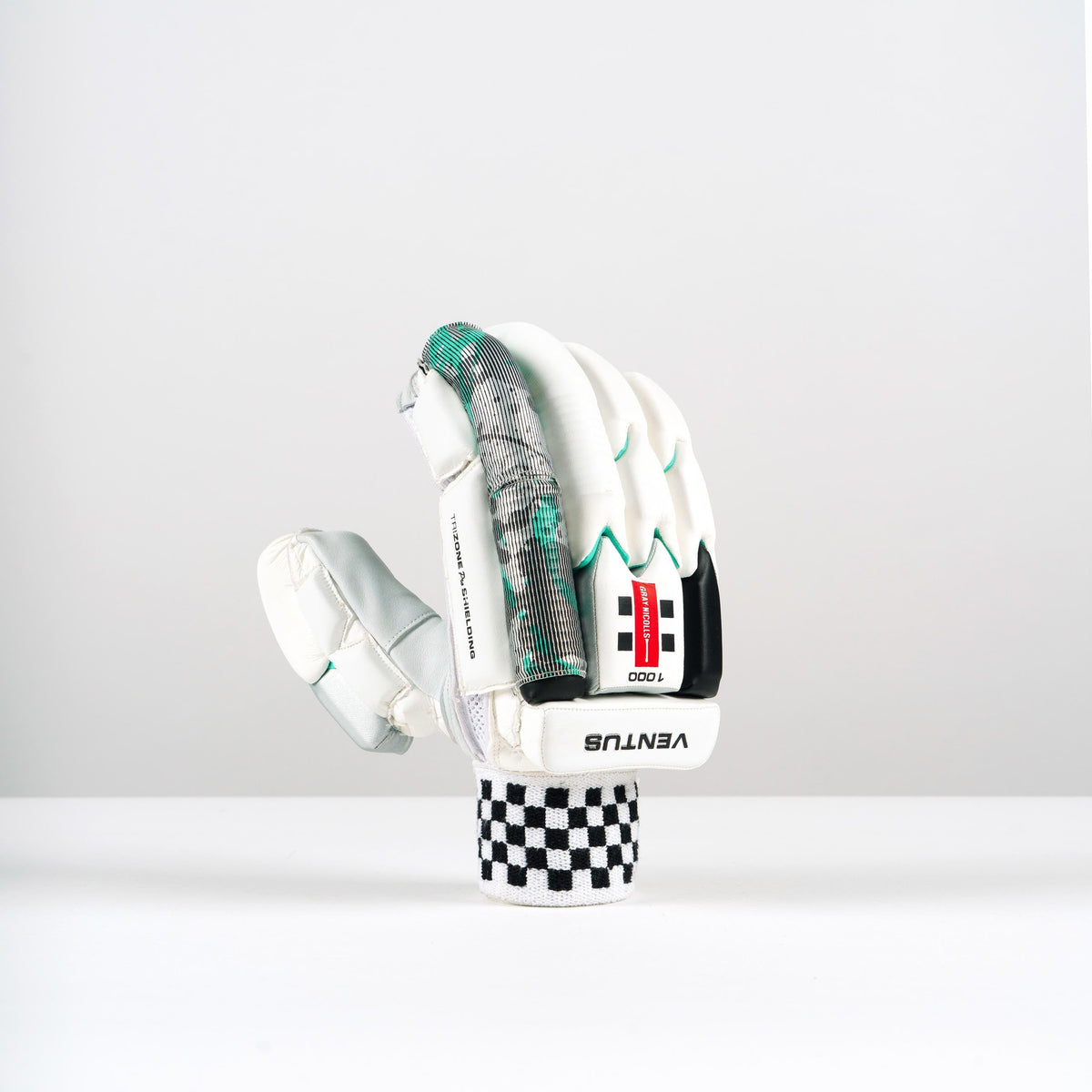 Gray-Nicolls Ventus 1.0 1000 Batting Gloves — product detail view 3