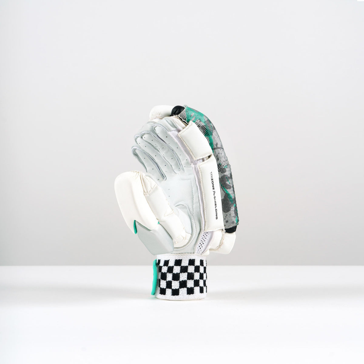 Gray-Nicolls Ventus 1.0 1000 Batting Gloves — product detail view 4