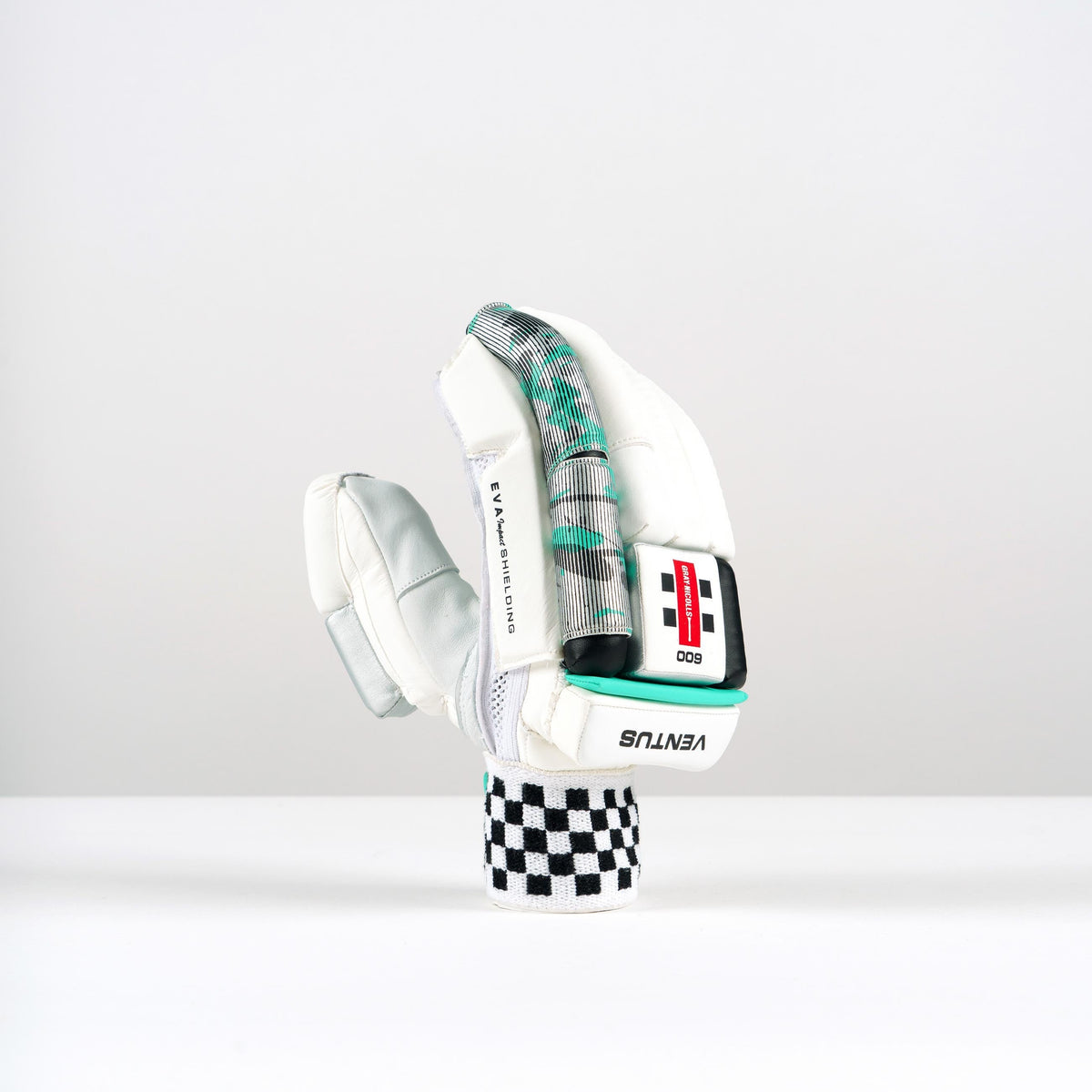 Gray-Nicolls Ventus 1.0 600 Batting Gloves — product detail view 3