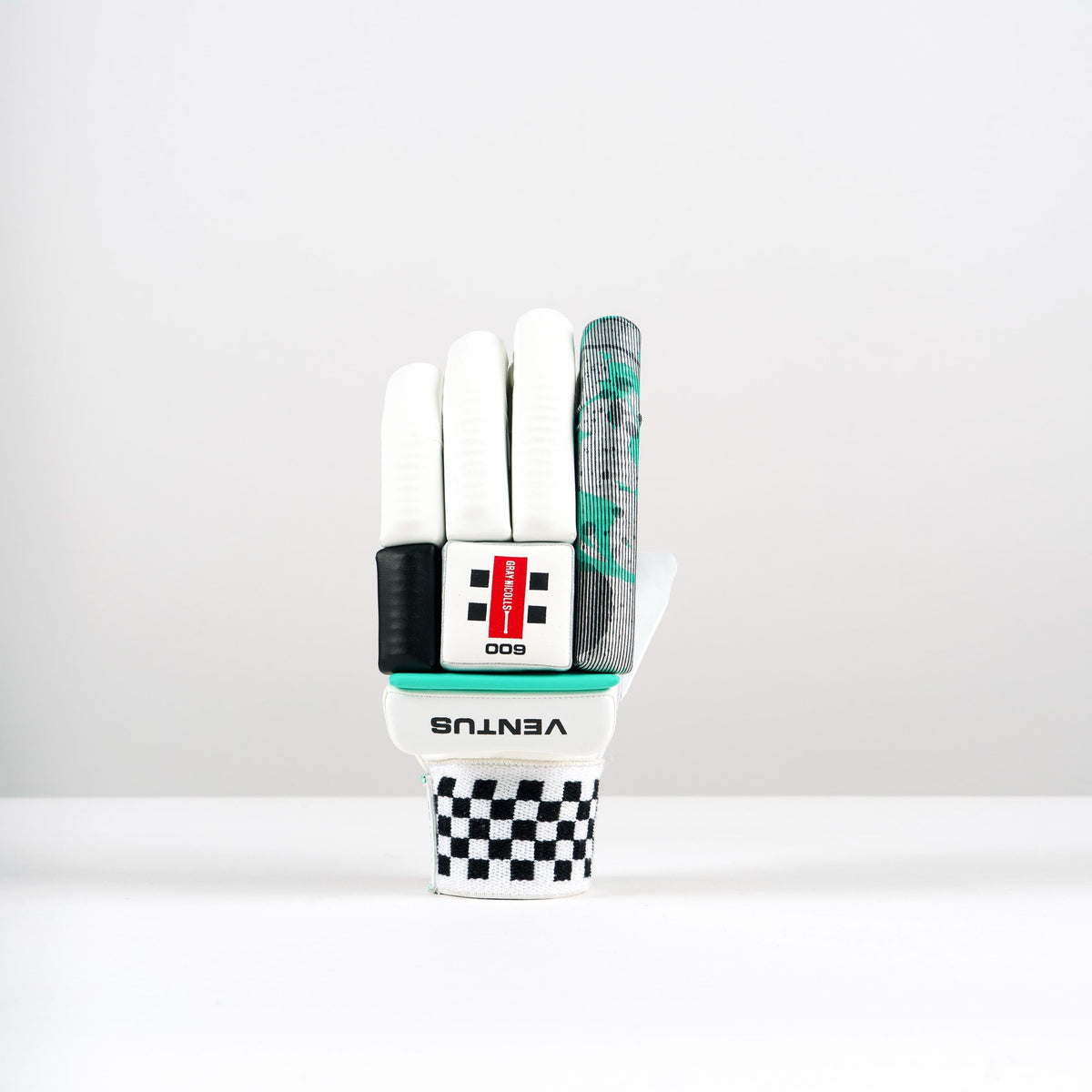 Gray-Nicolls Ventus 1.0 600 Batting Gloves — product detail view 5