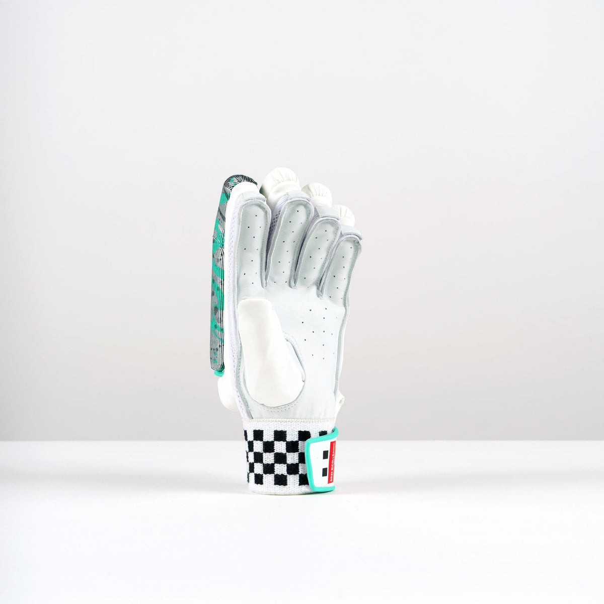 Gray-Nicolls Ventus 1.0 600 Batting Gloves — product detail view 7